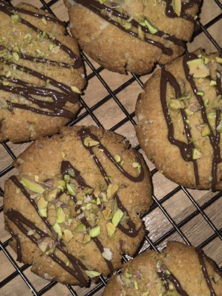Kha-rins-keuken-Koolhydraatarm-Koolhydraatbeperkt-Minderkoolhydraten-Bewust-Pistache chocolade koekjes