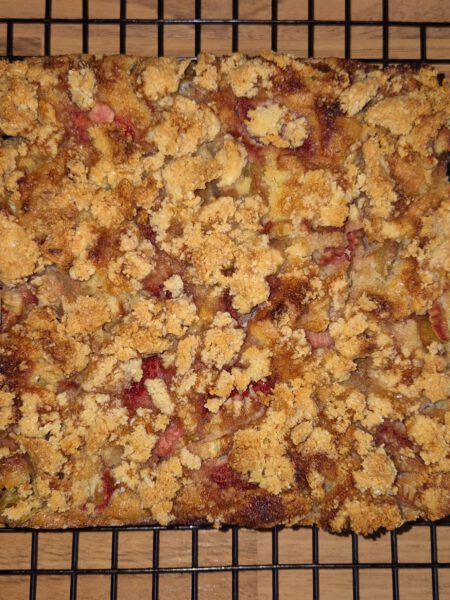 Kha-rins-keuken-Koolhydraatarm-Koolhydraatbeperkt Rabarber-Aardbeien Crumble taart